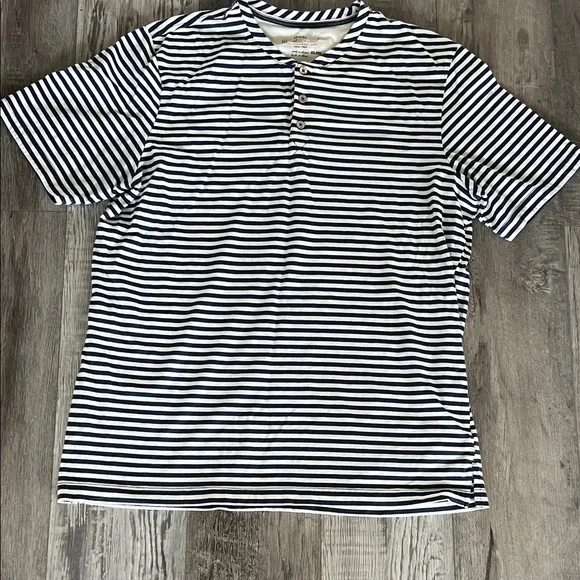 ⭐️Weatherproof Henley NWOT, shirt sleeve shirt. - Picture 1 of 2